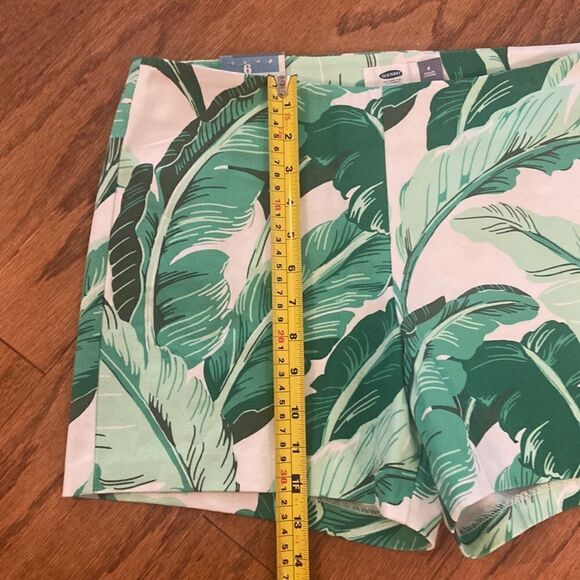 NWT Old Navy shorts, high-rise 10 inches from crotch to waist, size 6 - Picture 5 of 9